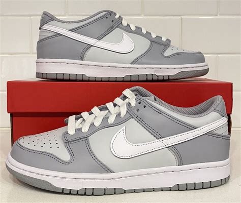 grey Nike dunks size 7